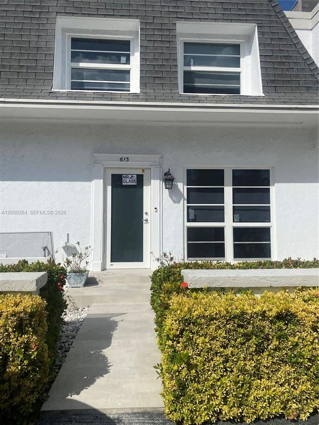 613 NE 26th Avenue 613, Hallandale Beach, FL 33009