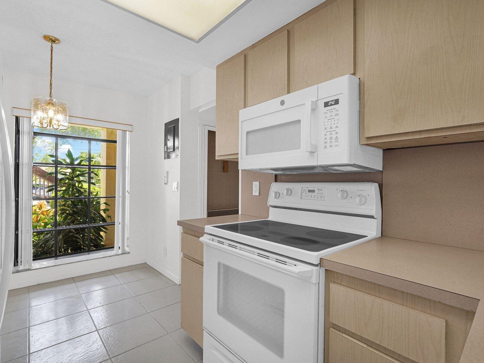 2011 SW 15th Street 151, Deerfield Beach, FL 33442 photo 6