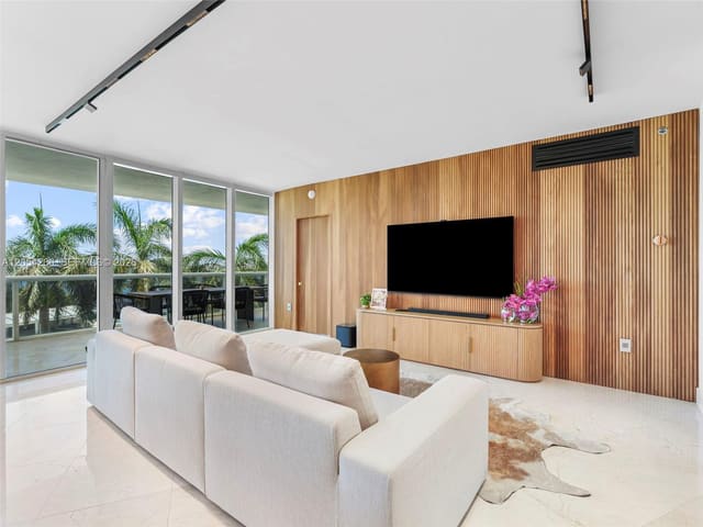 400 Alton Road 808, Miami Beach, FL 33139
