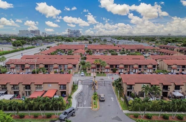 1809 SW 107th Avenue 2707, Villas At University Square, Miami, FL