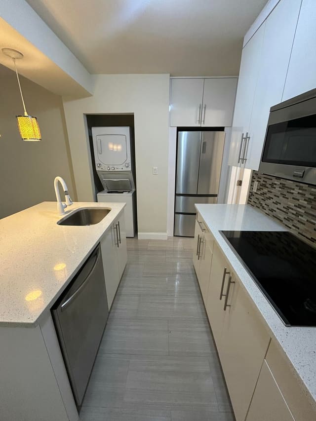 916 NE 15th Avenue 3, Fort Lauderdale, FL 33304