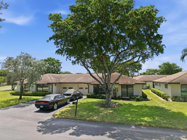 10325 Equestrian Drive B, Greentree Villas, Boynton Beach, FL