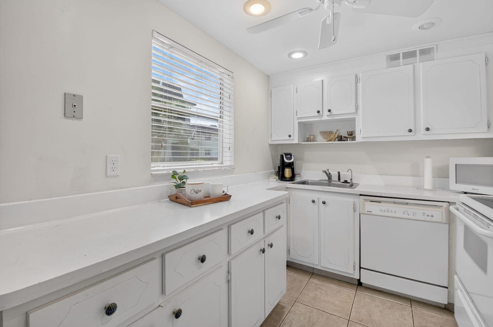 65 SAXONY B 65, Delray Beach, FL 33446 photo 2