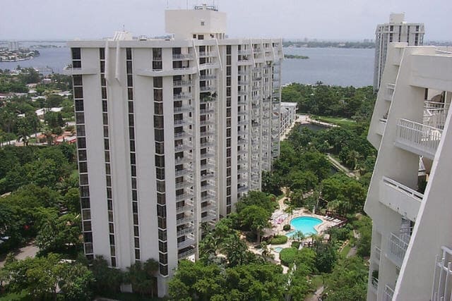 1000 Quayside Terrace 408, The Towers Of Quayside, Miami, FL