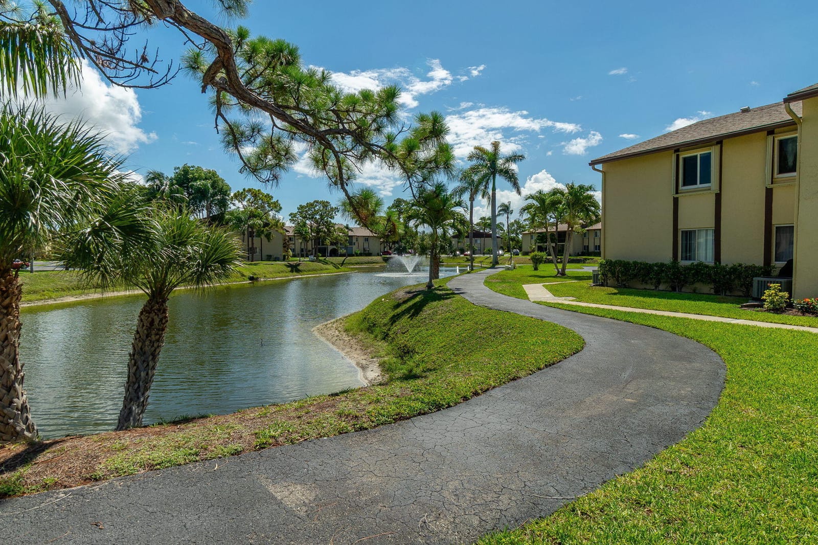 318 Pine Ridge Circle C-2, Greenacres, FL 33463 photo 23