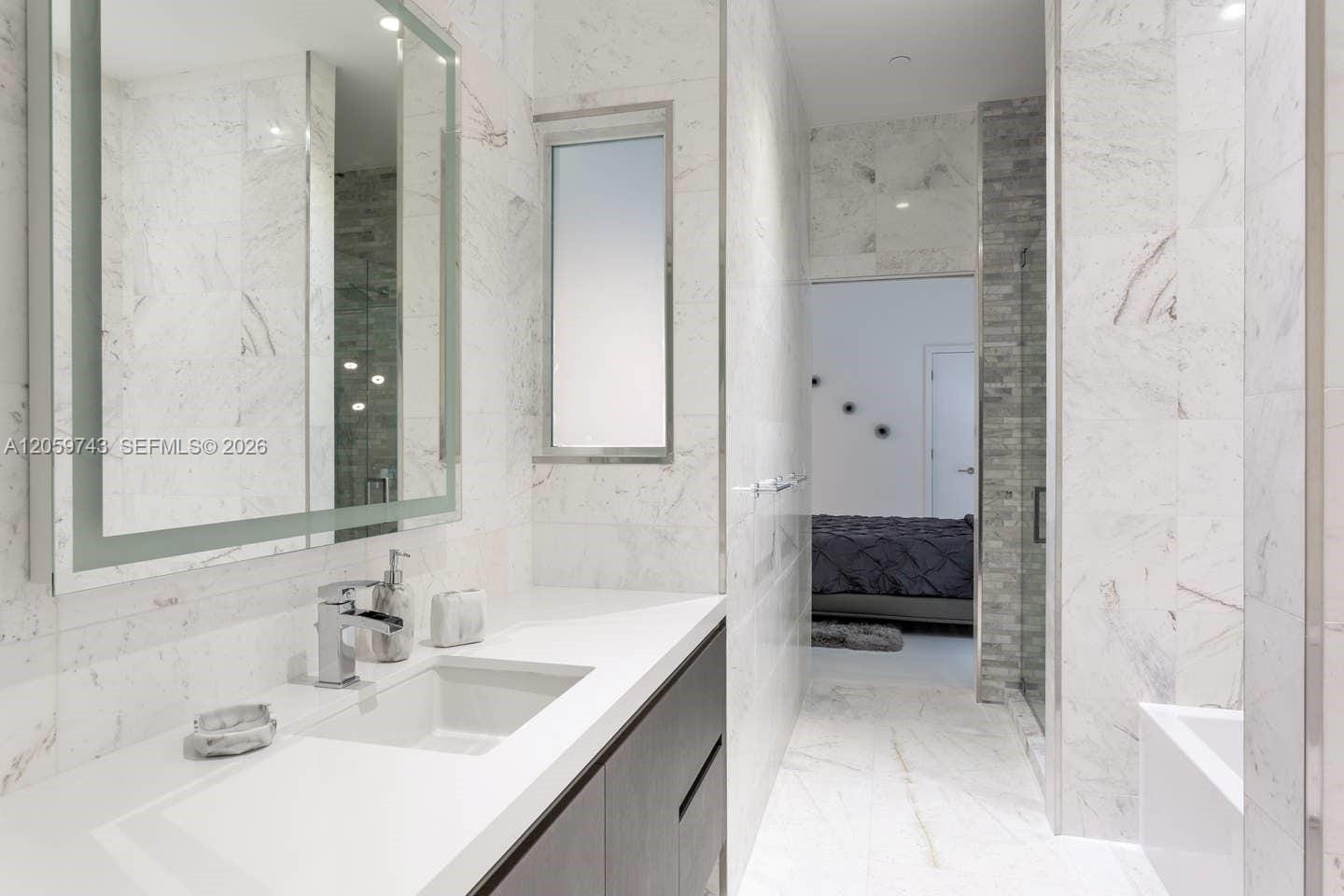 851 NE 1st Avenue 503, Miami, FL 33132 photo 7