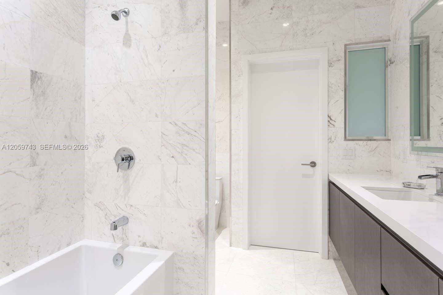 851 NE 1st Avenue 503, Miami, FL 33132 photo 8
