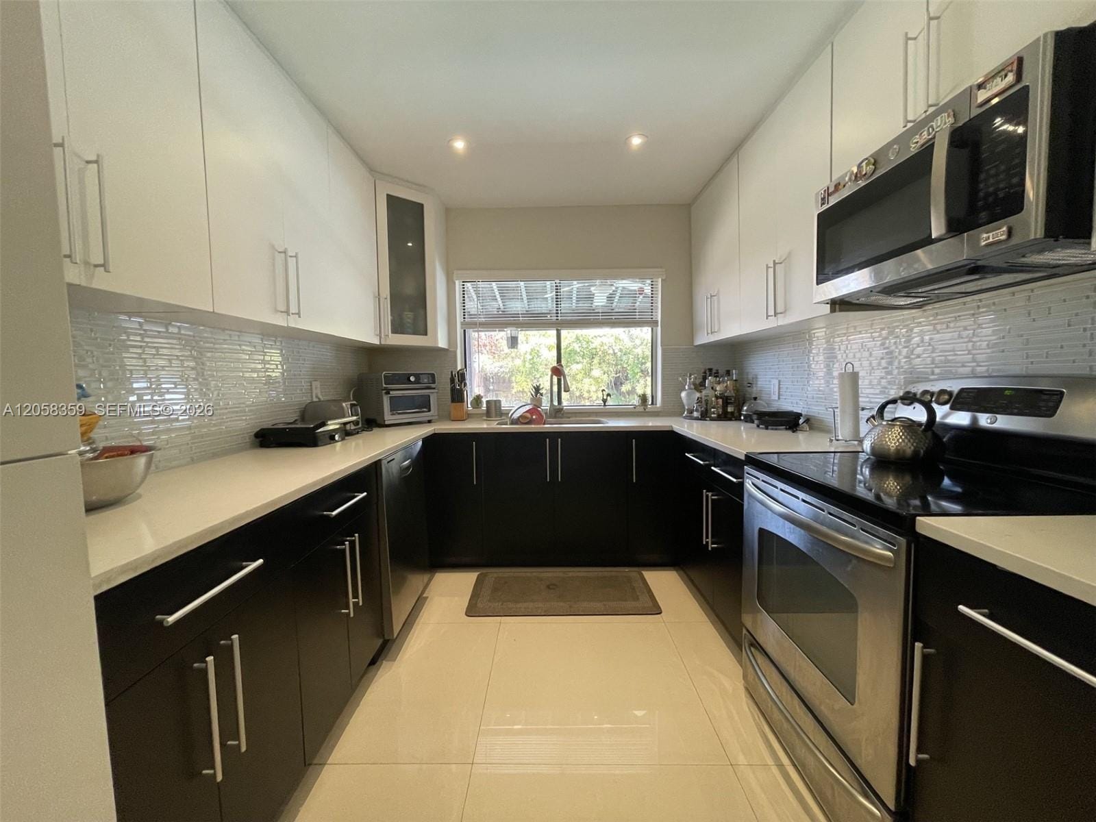 1066 NE 202nd Lane, Miami, FL 33179 photo 19