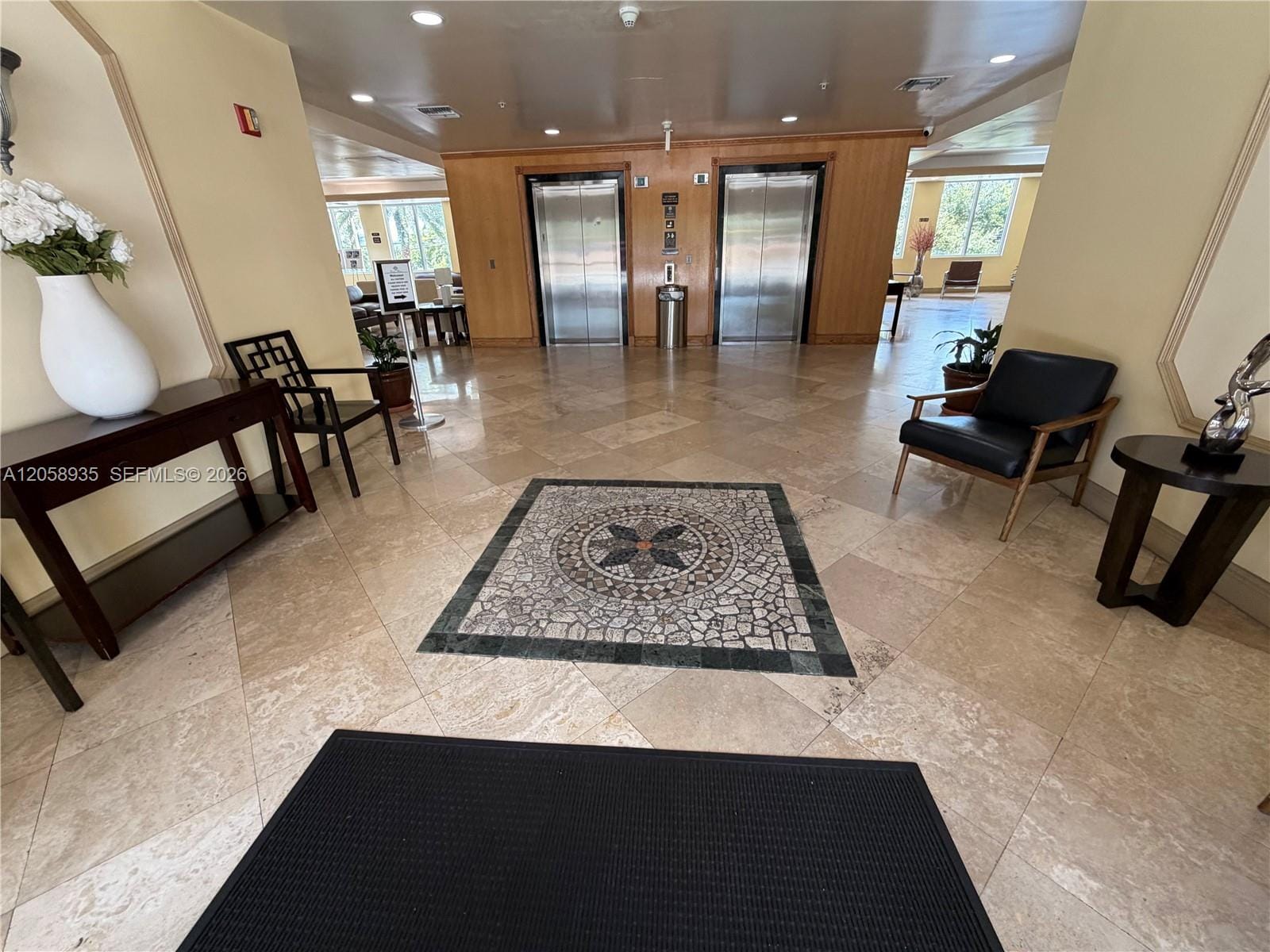 3500 Coral Way 907 — photo 2