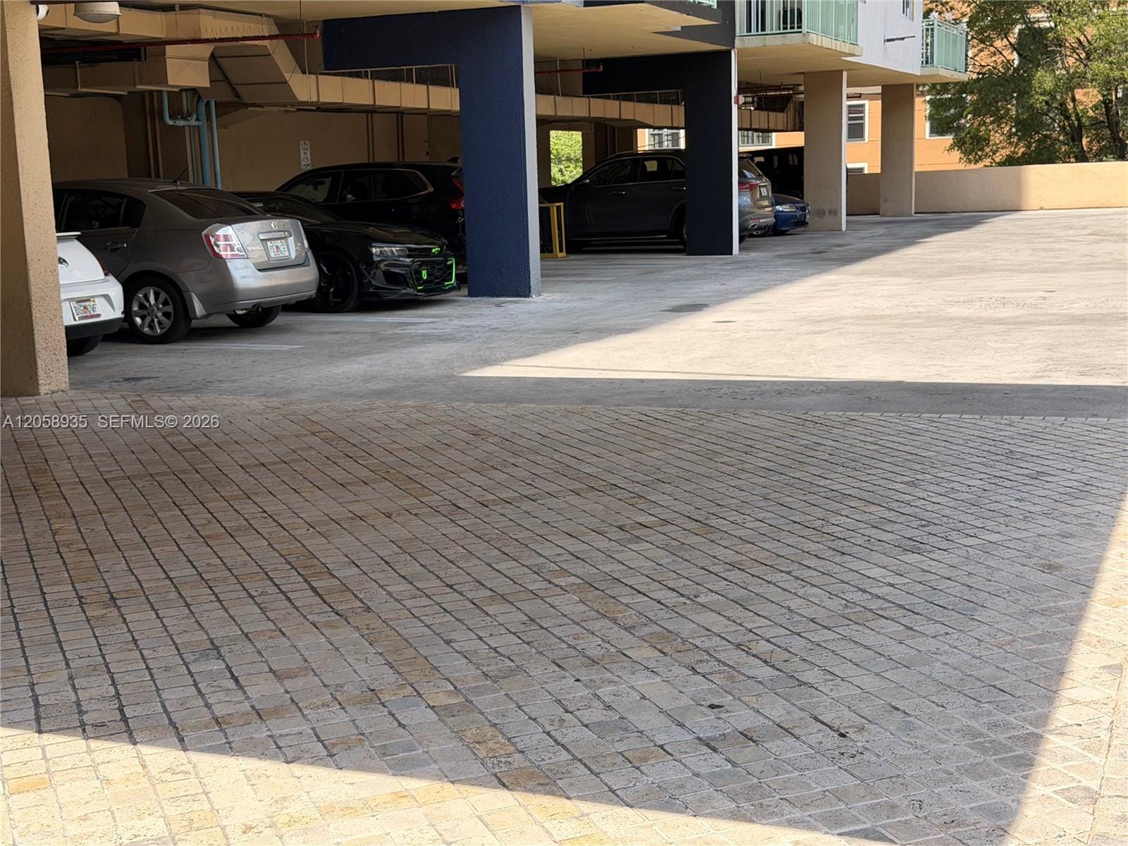 3500 Coral Way 907 — photo 3