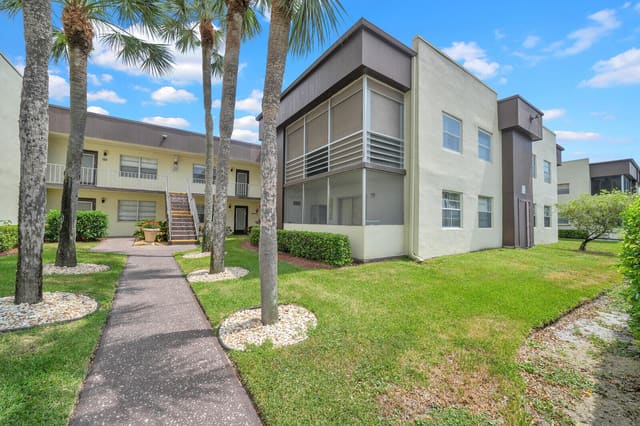 742 Normandy P, Kings Point Normandy, Delray Beach, FL