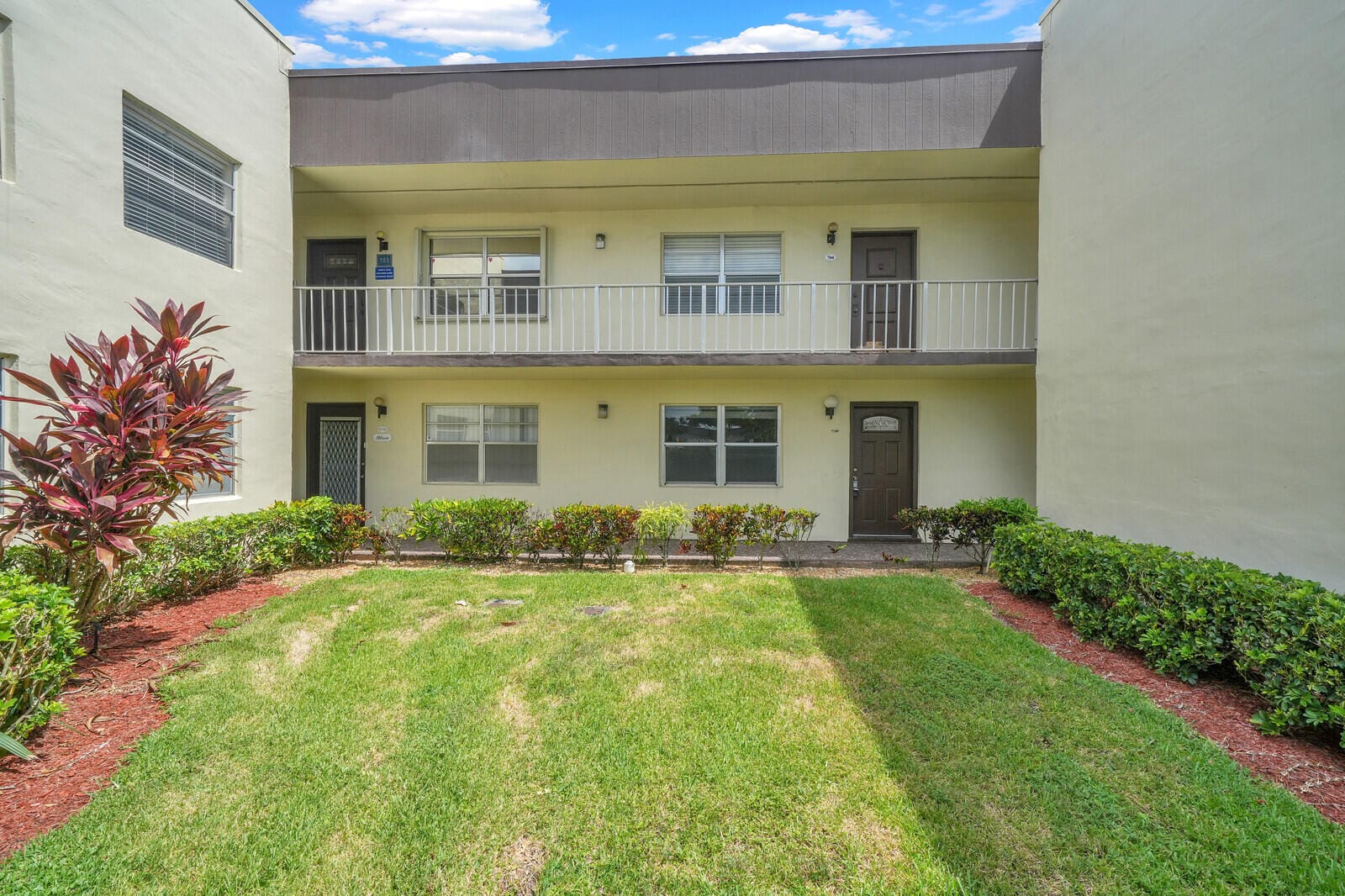 742 Normandy P, Delray Beach, FL 33484 photo 2