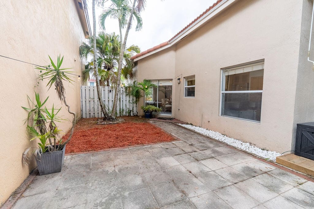 1284 NW 125th Terrace — photo 11