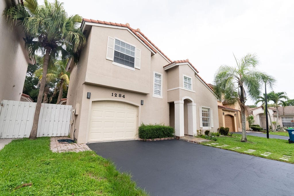 1284 NW 125th Terrace — photo 3