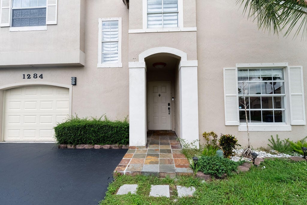 1284 NW 125th Terrace — photo 6