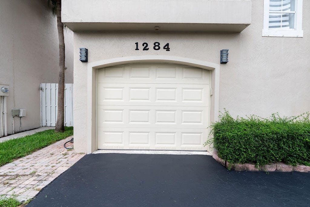 1284 NW 125th Terrace — photo 7