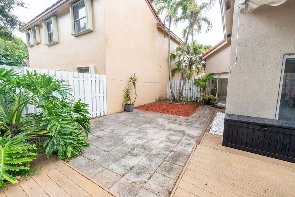 1284 NW 125th Terrace — photo 8