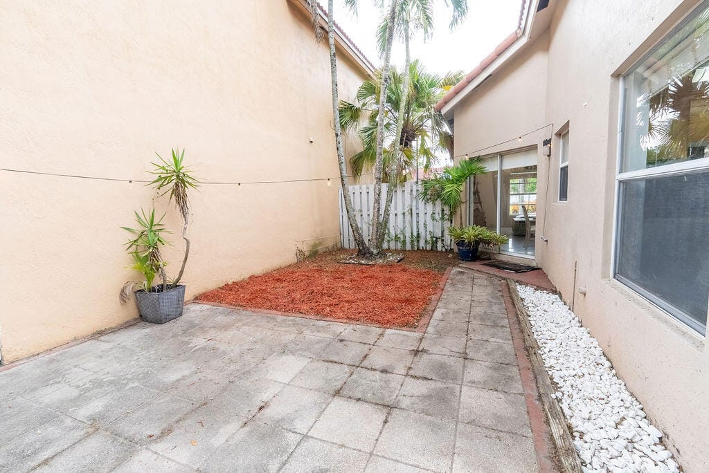 1284 NW 125th Terrace — photo 9
