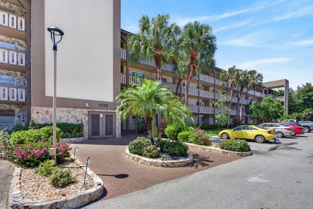 1703 Andros Isle N3, Coconut Creek, FL 33066