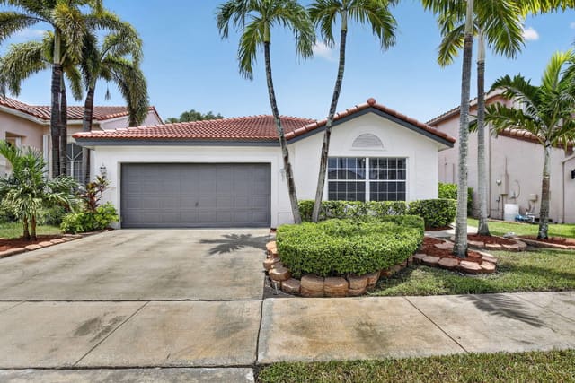1371 SW 181ST Avenue, sold in Silver Lakes Phase Ii Replat, Pembroke Pines, FL