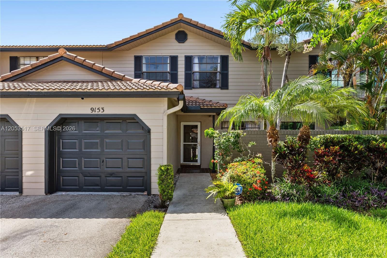 9153 Vineyard Lake Drive
