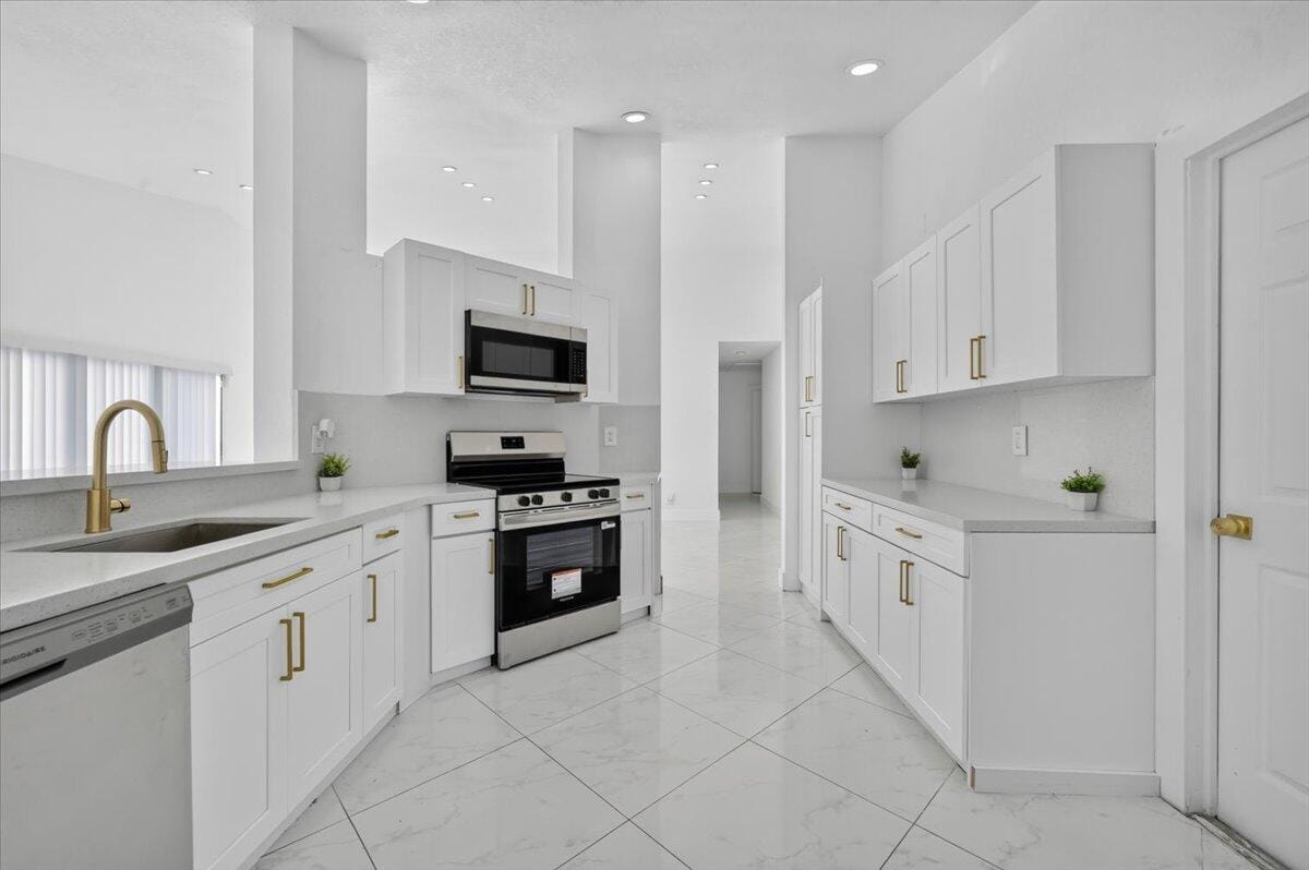 3090 Thames Way, Miramar, FL 33025 photo 9