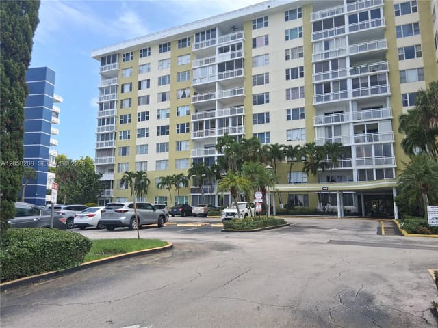 4400hillcrest Hillcrest Drive 201B, Hillcrest, Hollywood, FL