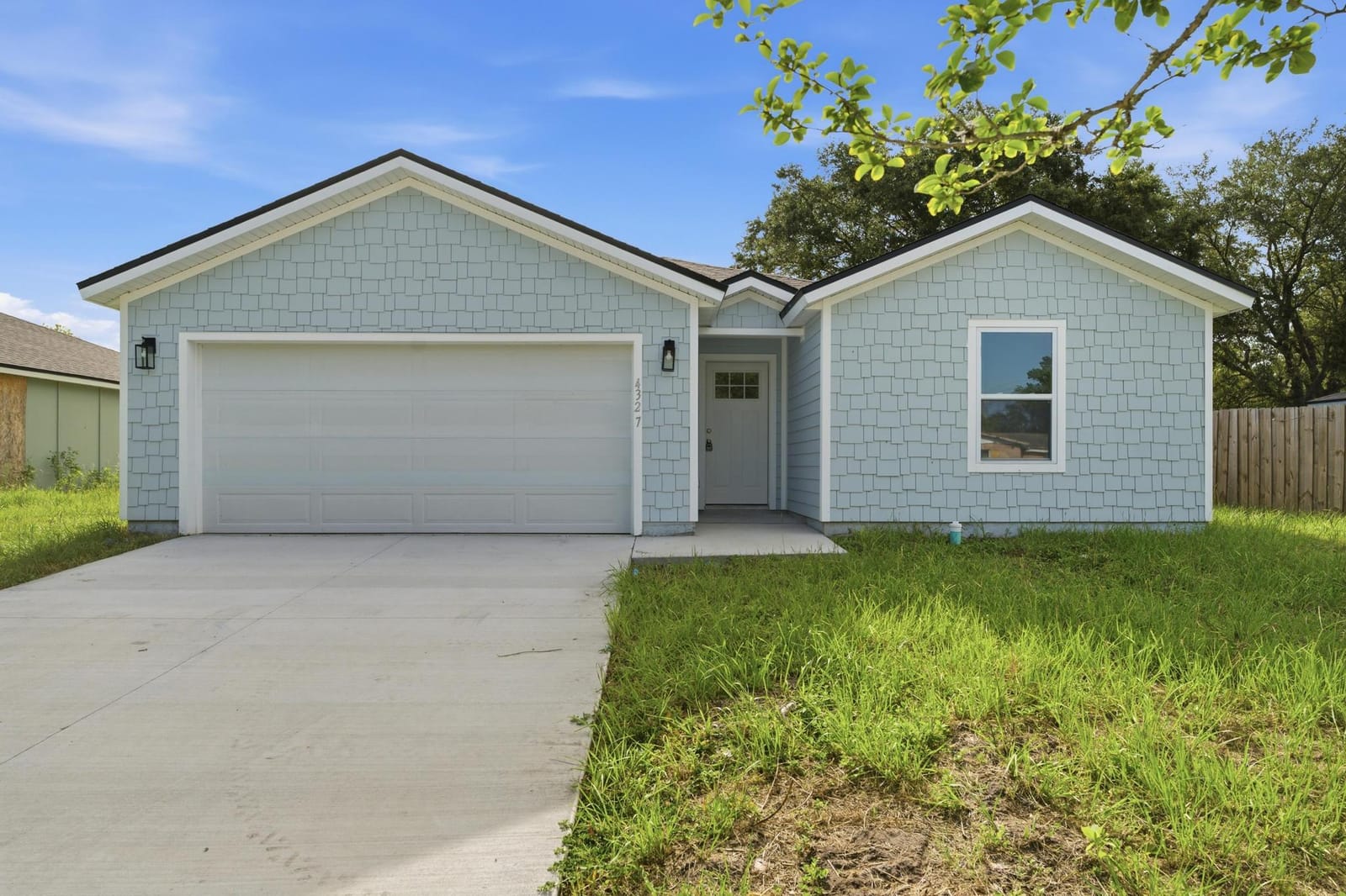 4327 Bessie Circle E, Jacksonville, FL 32209 photo 1