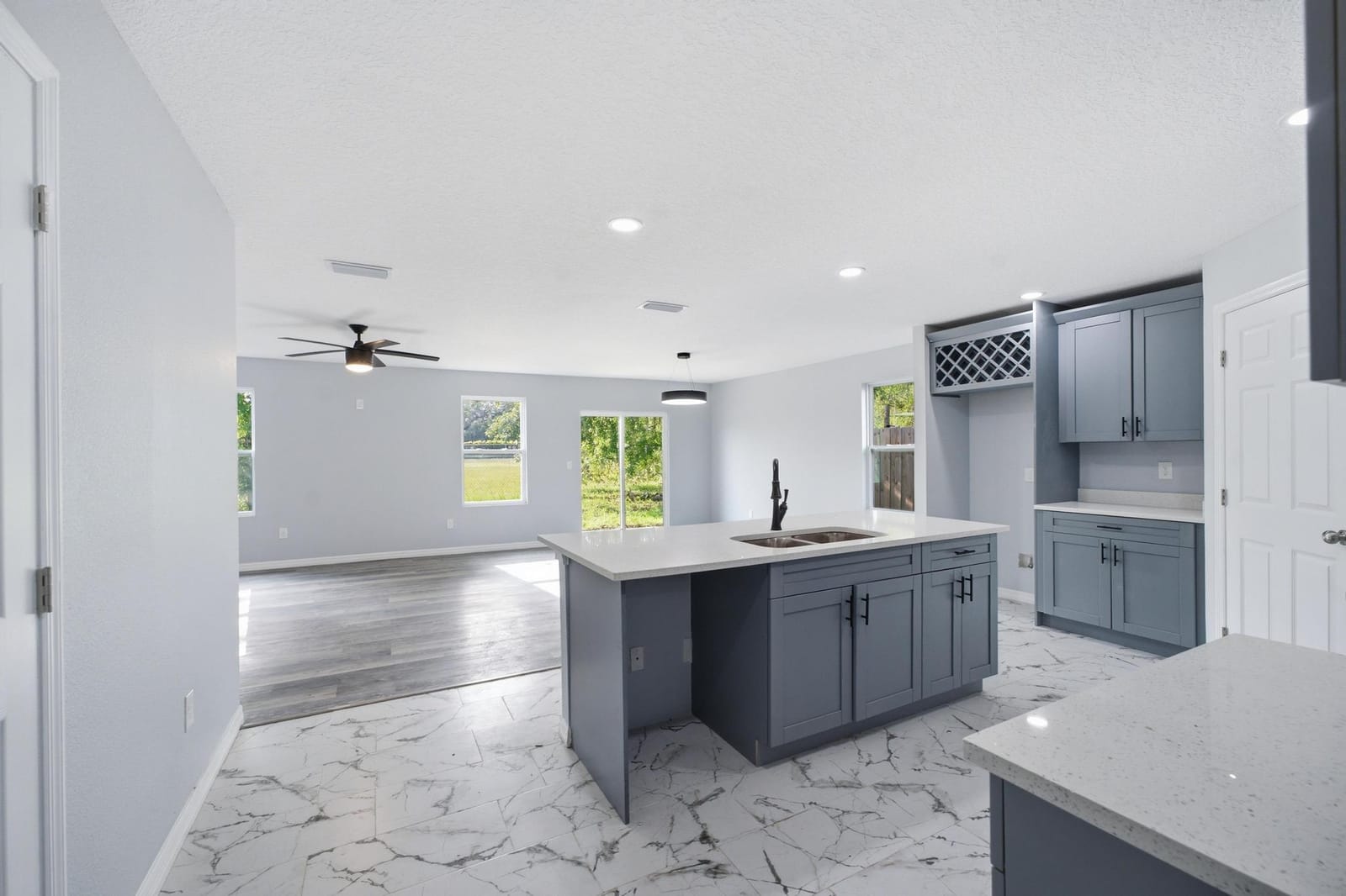 4327 Bessie Circle E, Jacksonville, FL 32209 photo 4