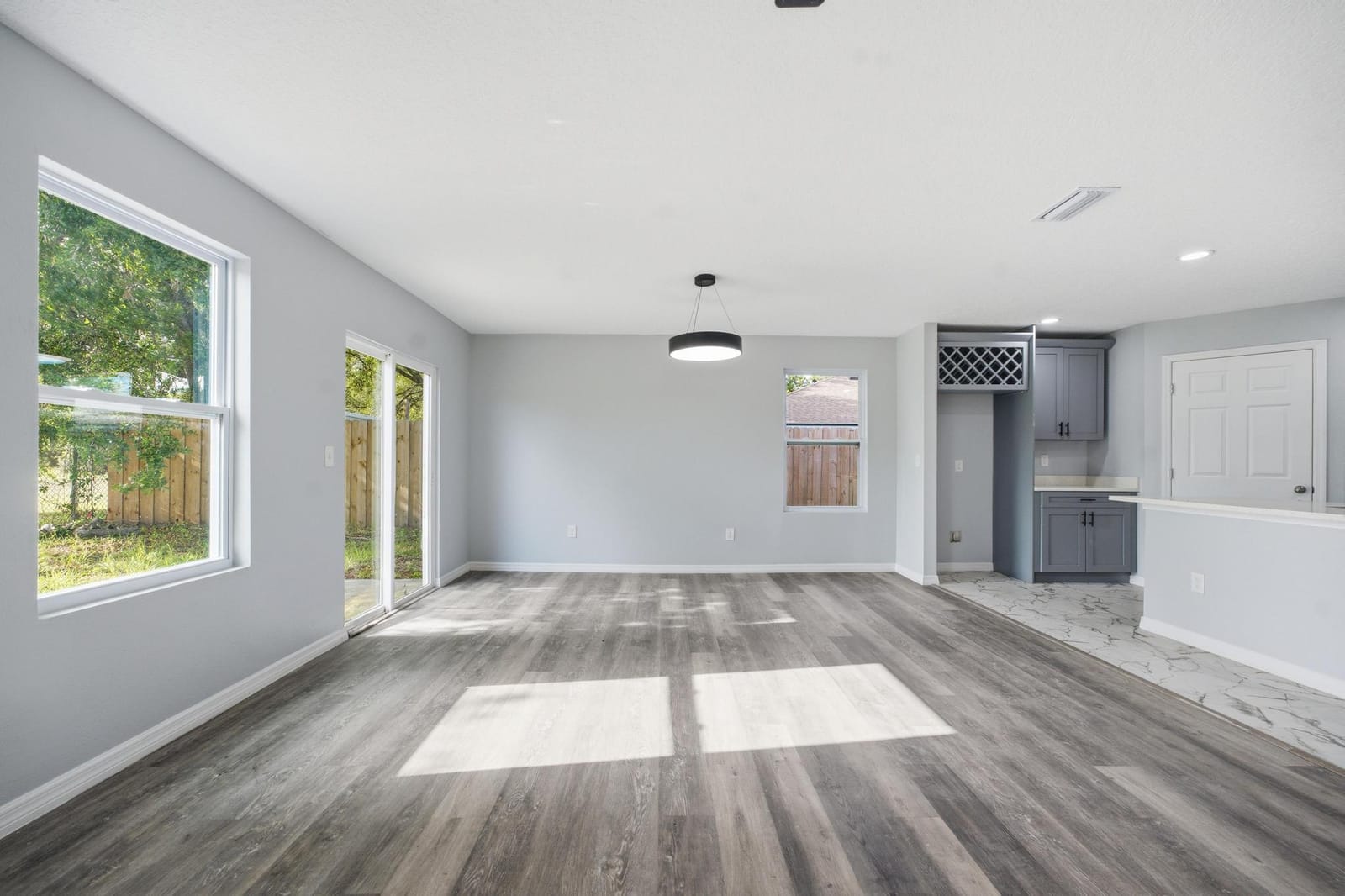 4327 Bessie Circle E, Jacksonville, FL 32209 photo 7