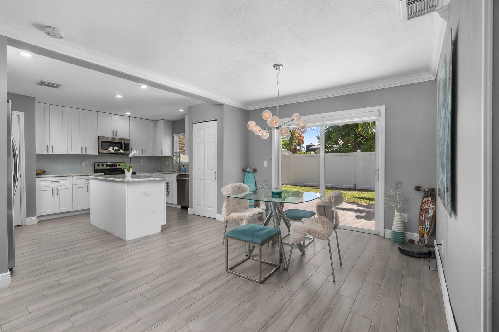 3440 NE 10TH Terrace — photo 3