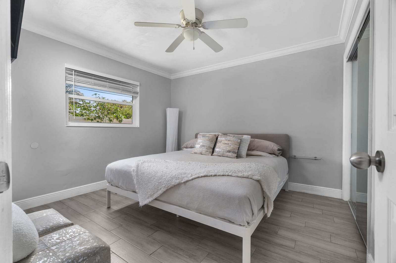 3440 NE 10TH Terrace — photo 4