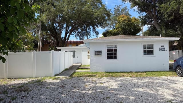 800 SE 15th Street 2, Fort Lauderdale, FL 33316