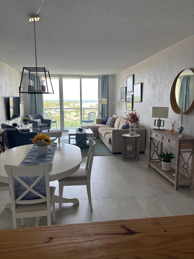 19380 Collins Avenue 818, Sunny Isles Beach, FL 33160
