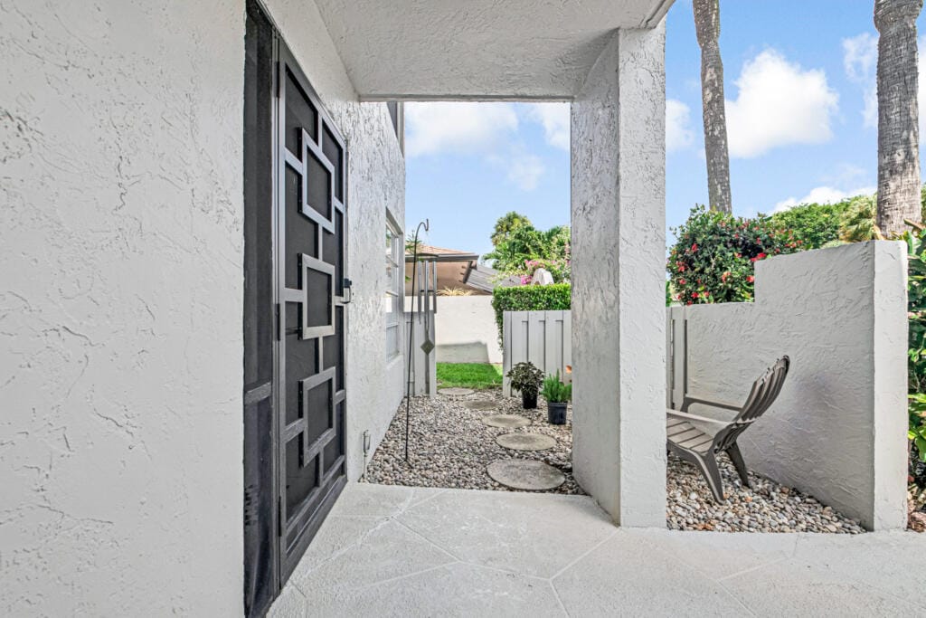 5844 Areca Palm Court C — photo 6