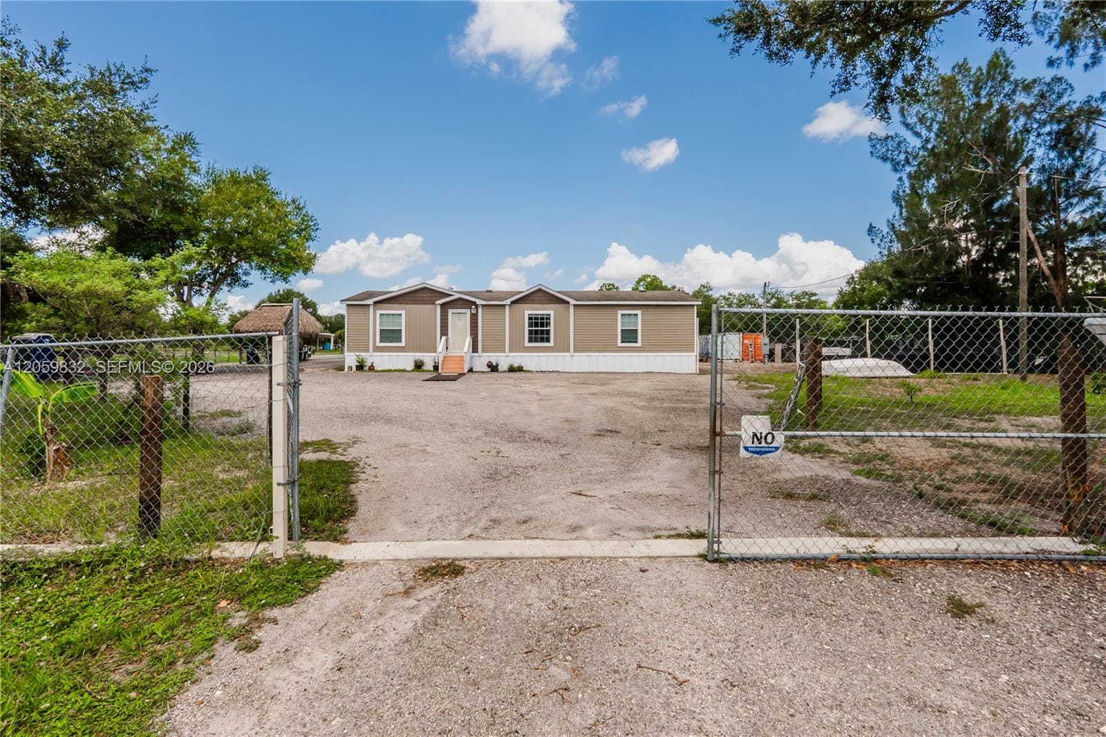 130 S Nogal Street — photo 3