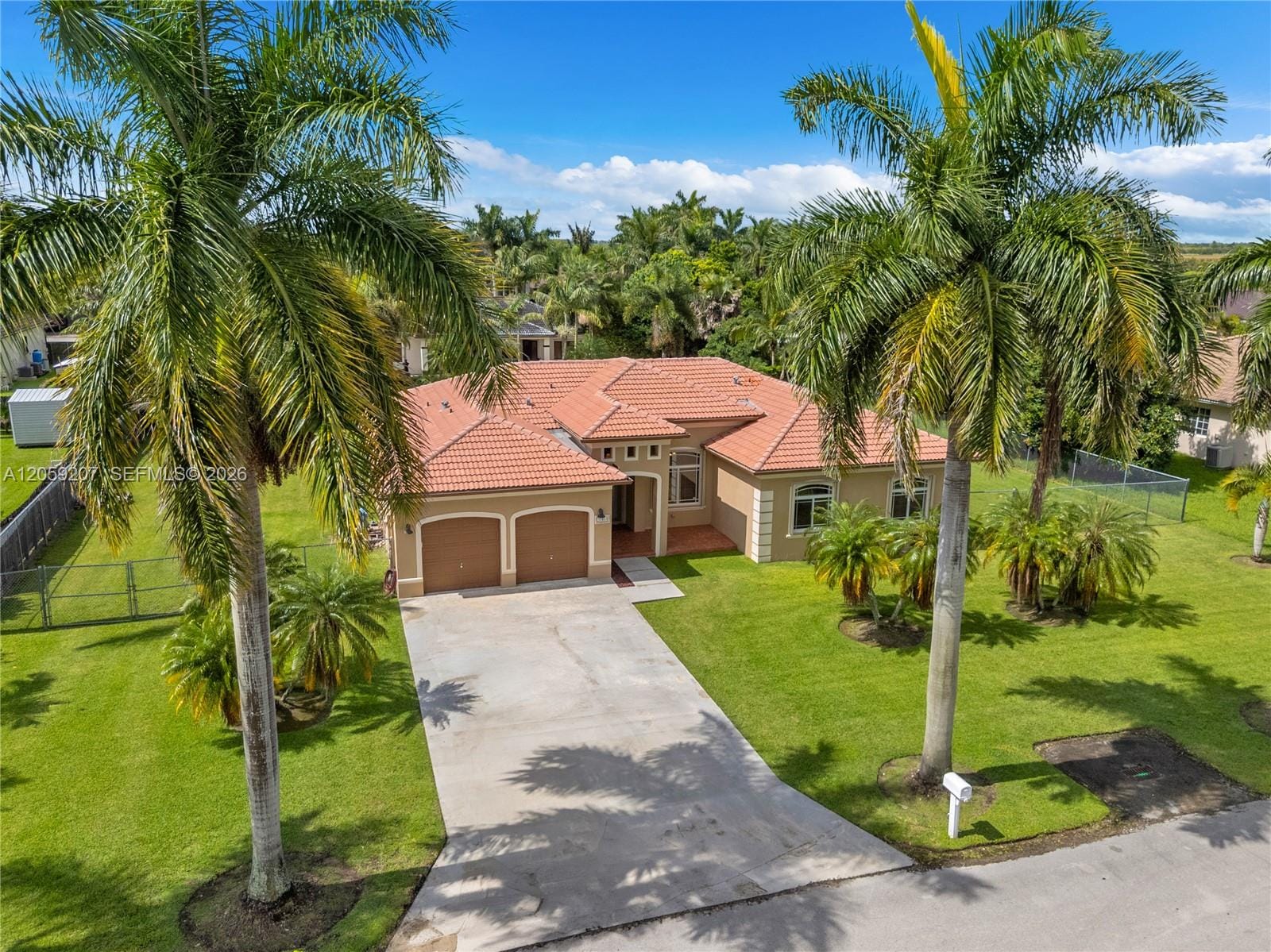 Pending home at 20464 SW 325th Street, Homestead, FL 33030