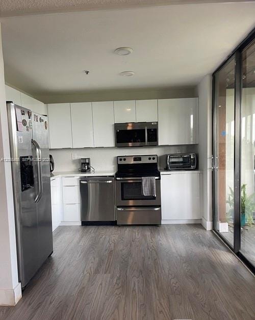 671 NE 195th Street 404E, Miami, FL 33179 photo 2