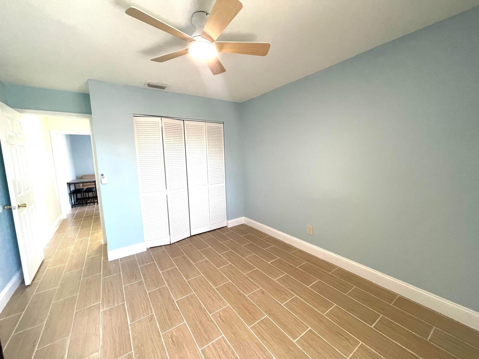 5753 SE MERCEDES Avenue — photo 6