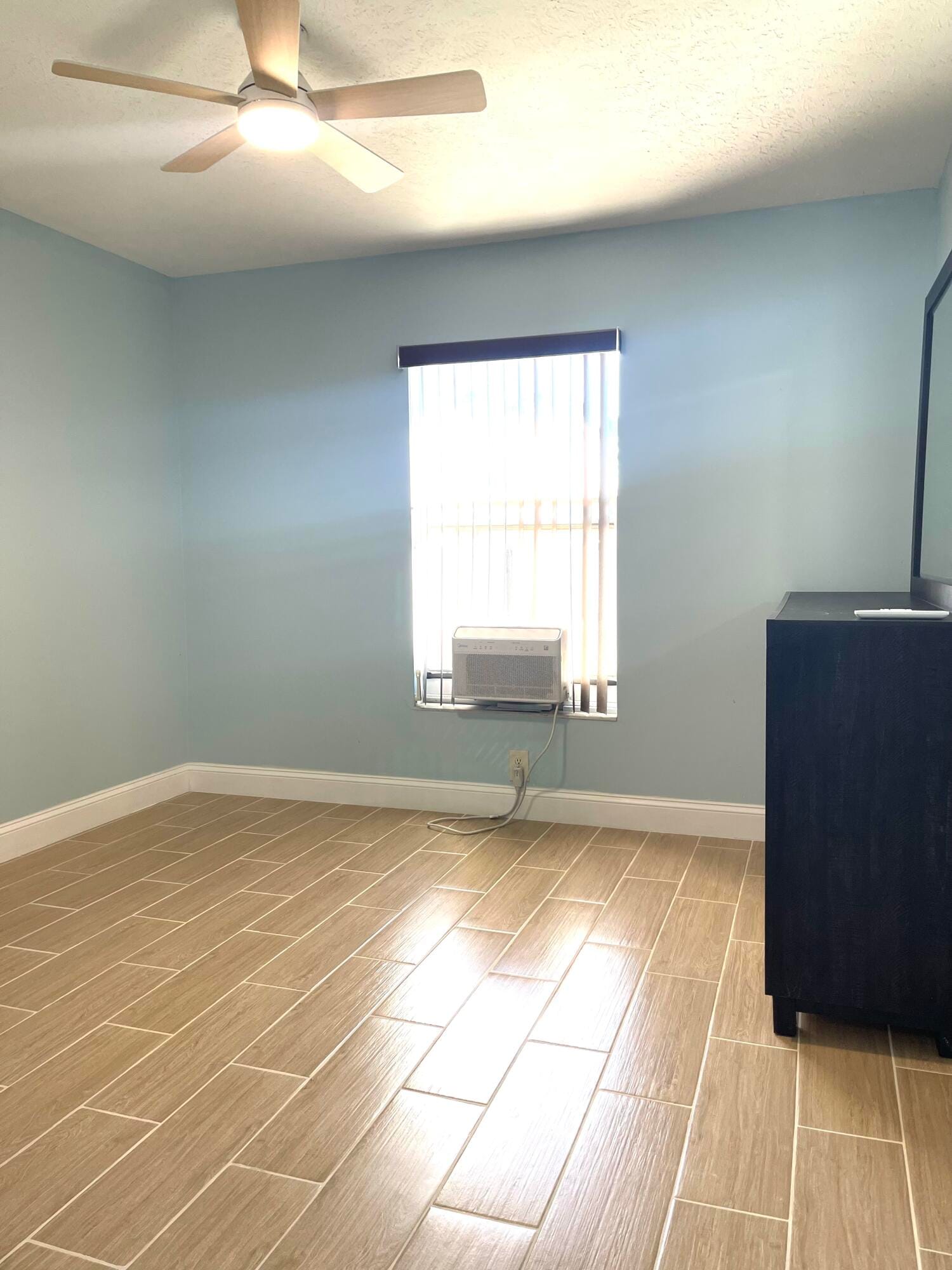 5753 SE MERCEDES Avenue — photo 7