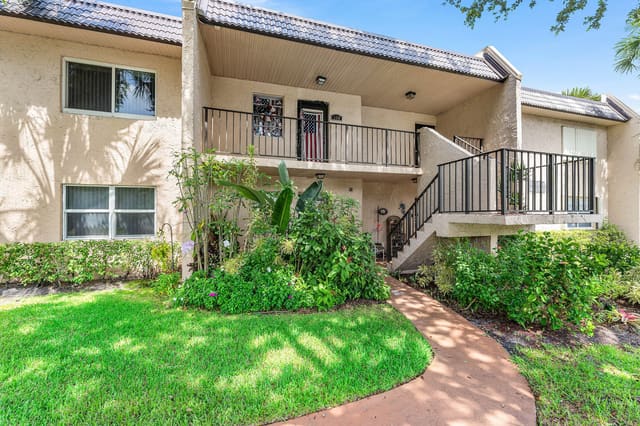 112 Lake Constance Drive, West Palm Beach, FL 33411