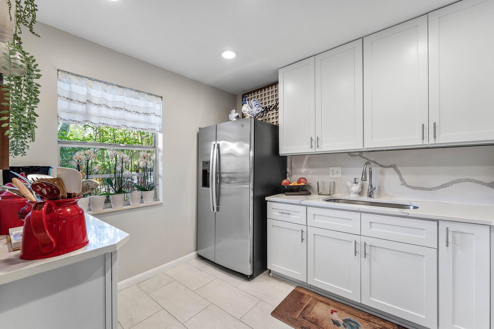 112 Lake Constance Drive — photo 2