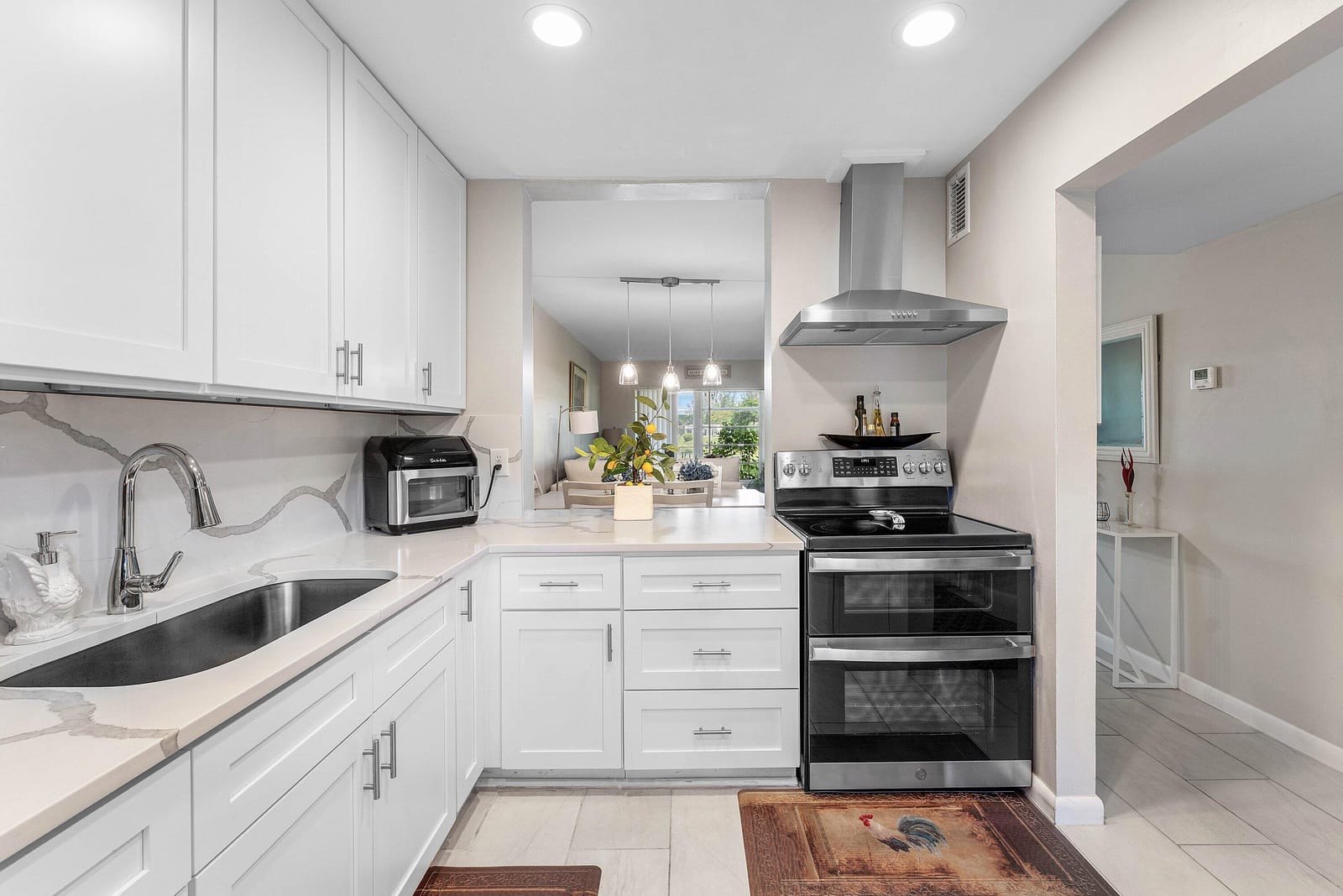 112 Lake Constance Drive — photo 3