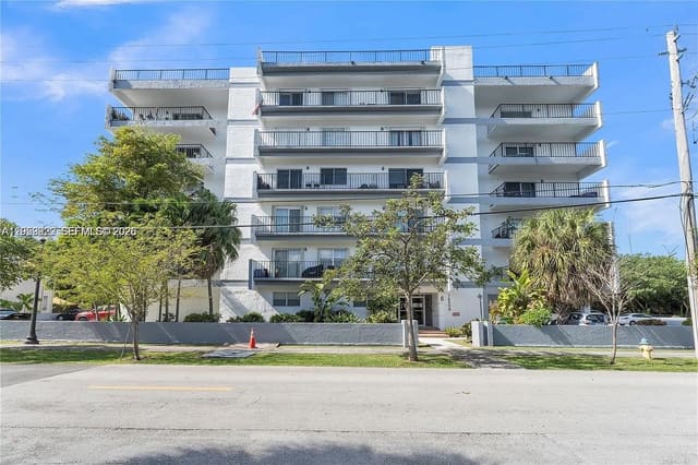 16508 NE 26th Avenue 303, North Miami Beach, FL 33160