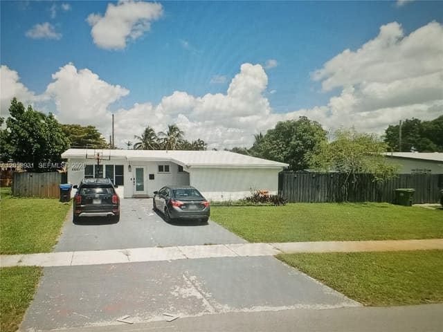 6601 SW 6th Street, Boulevard Heights Sec Ten, Pembroke Pines, FL