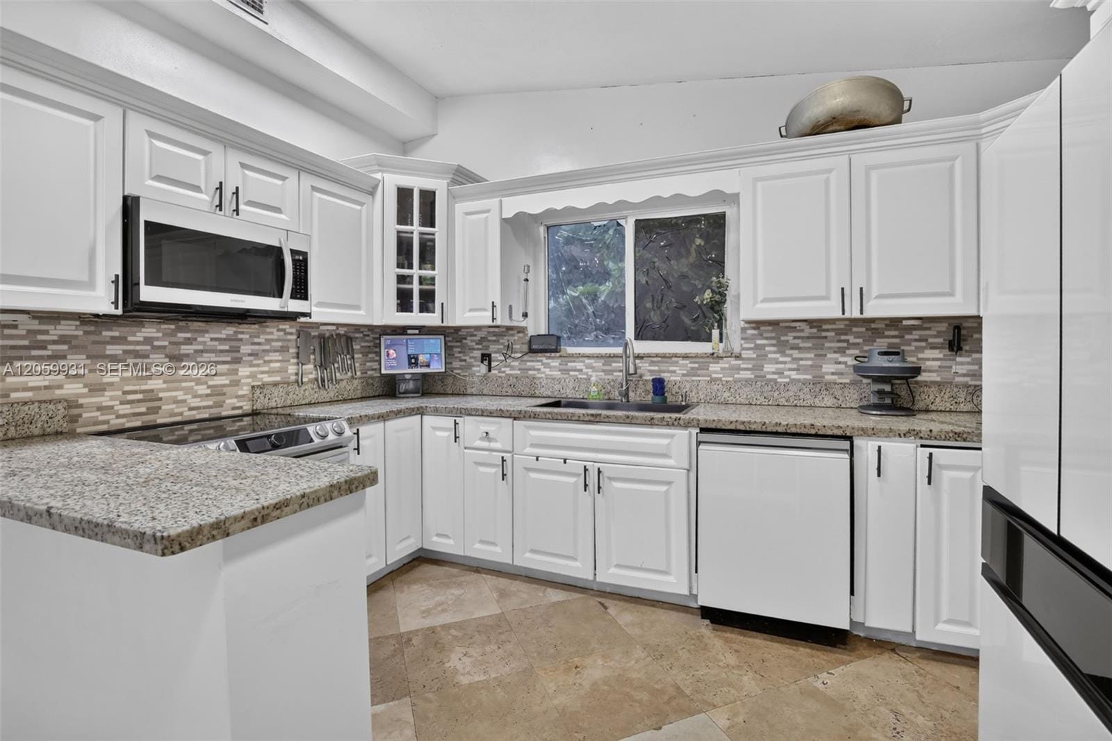 6601 SW 6th Street, Pembroke Pines, FL 33023 photo 11