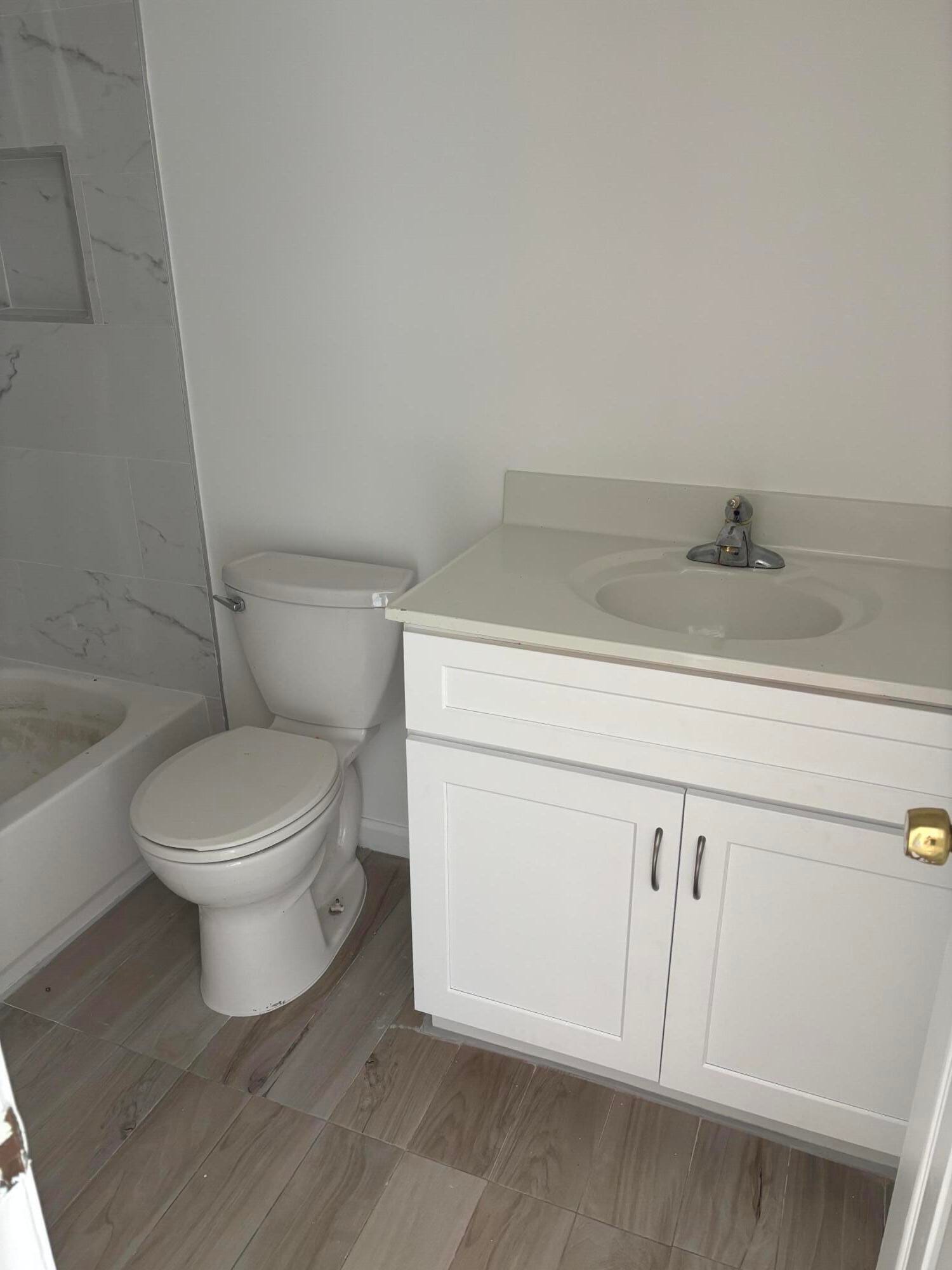 7433 SW 13TH Street SW — photo 3