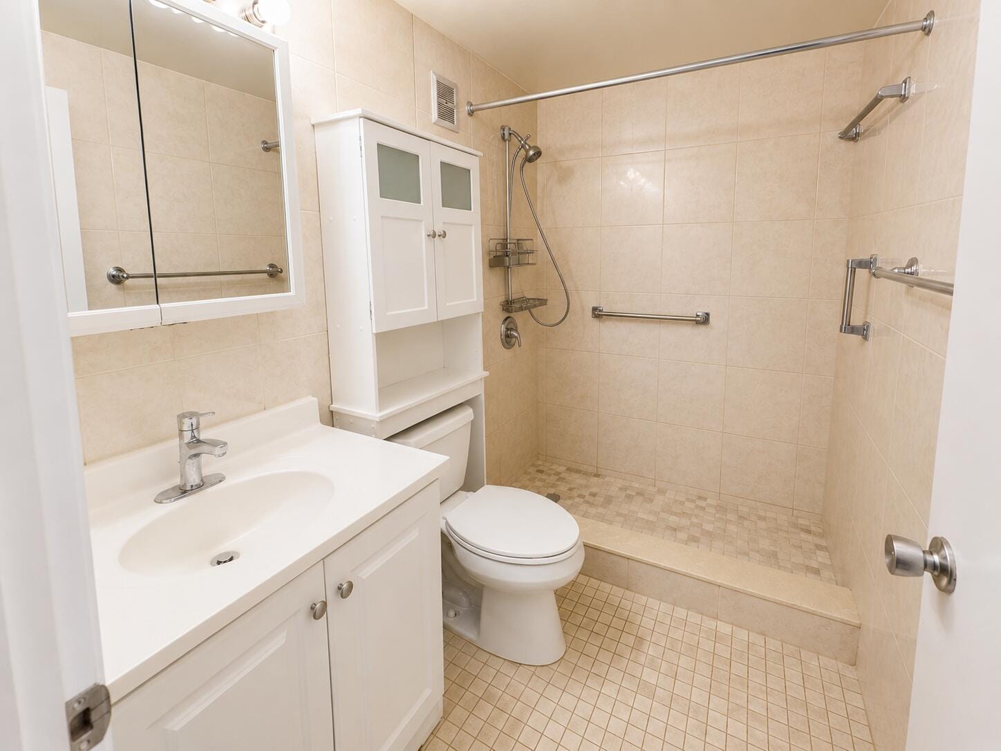 234 CHATHAM L — photo 8