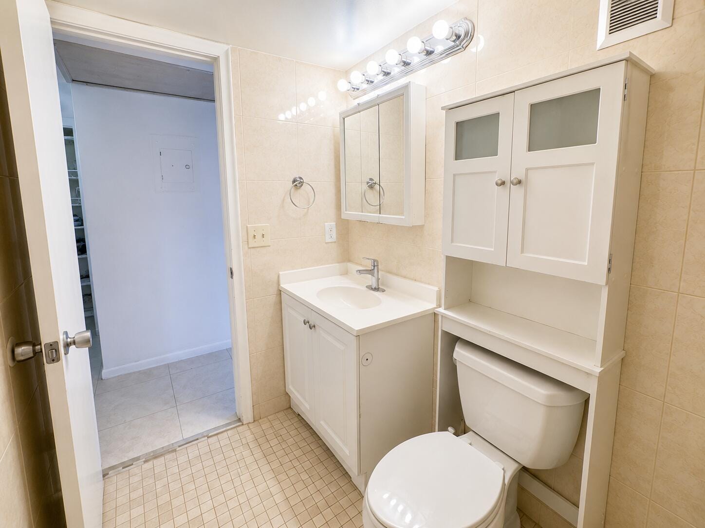 234 CHATHAM L — photo 9