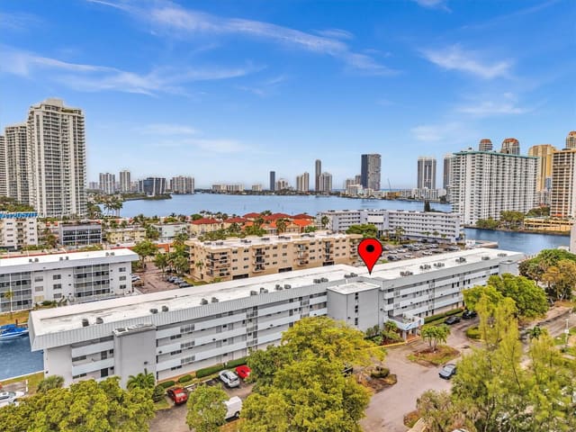 3600 NE 170th Street 211, North Miami Beach, FL 33160
